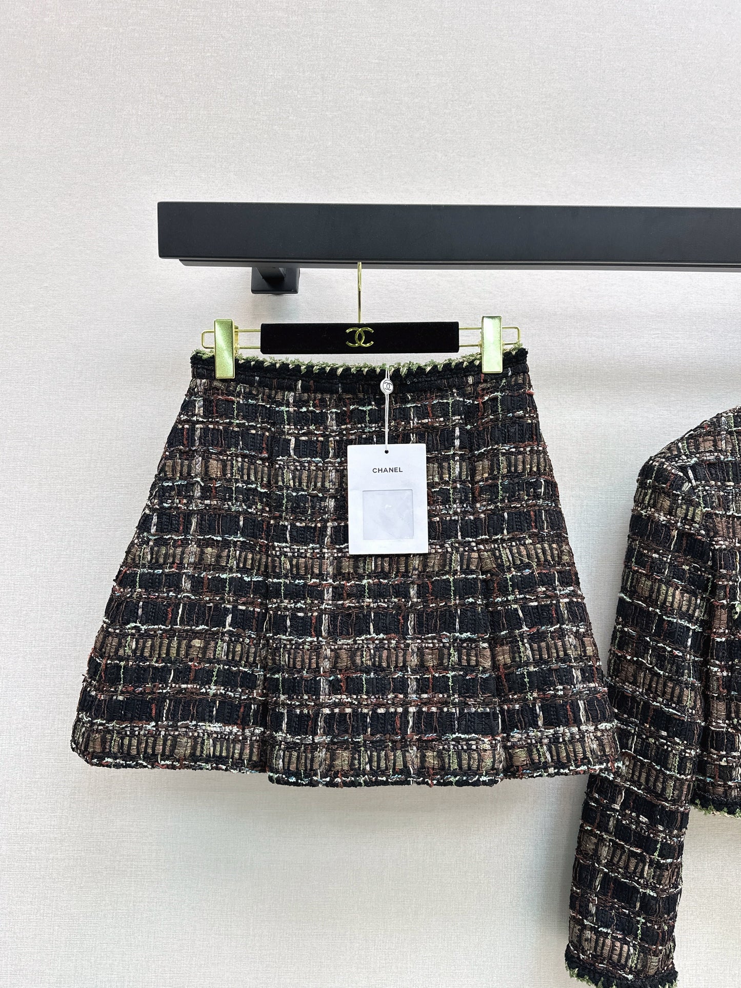 The latest woven suits from the autumn and winter catwalks