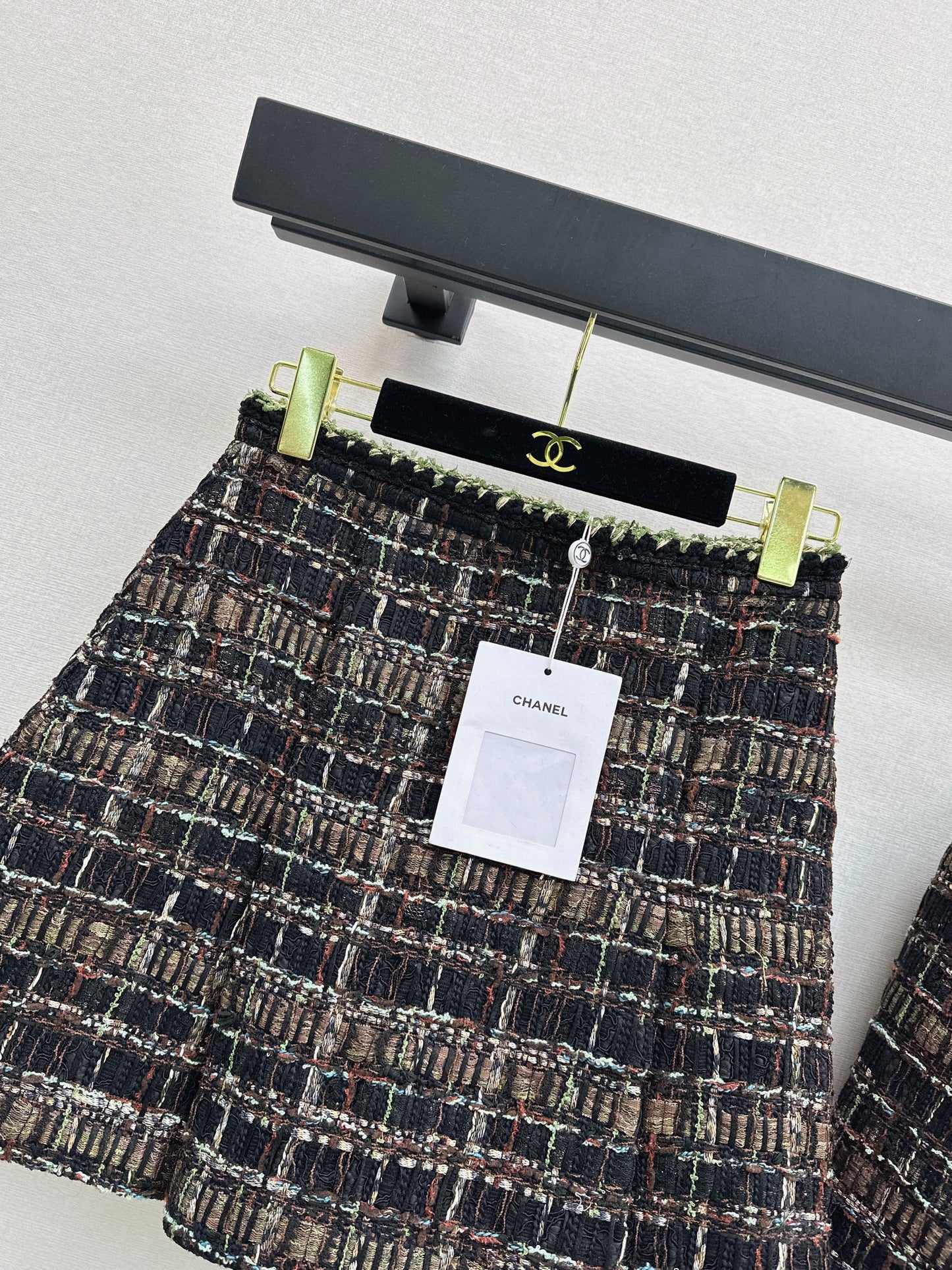 The latest woven suits from the autumn and winter catwalks