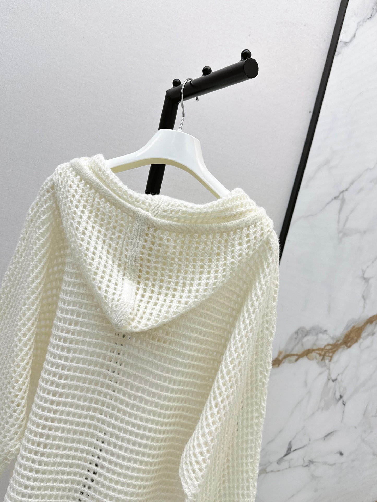 The latest autumn and winter three-dimensional crochet pattern hooded hollow knit sweater