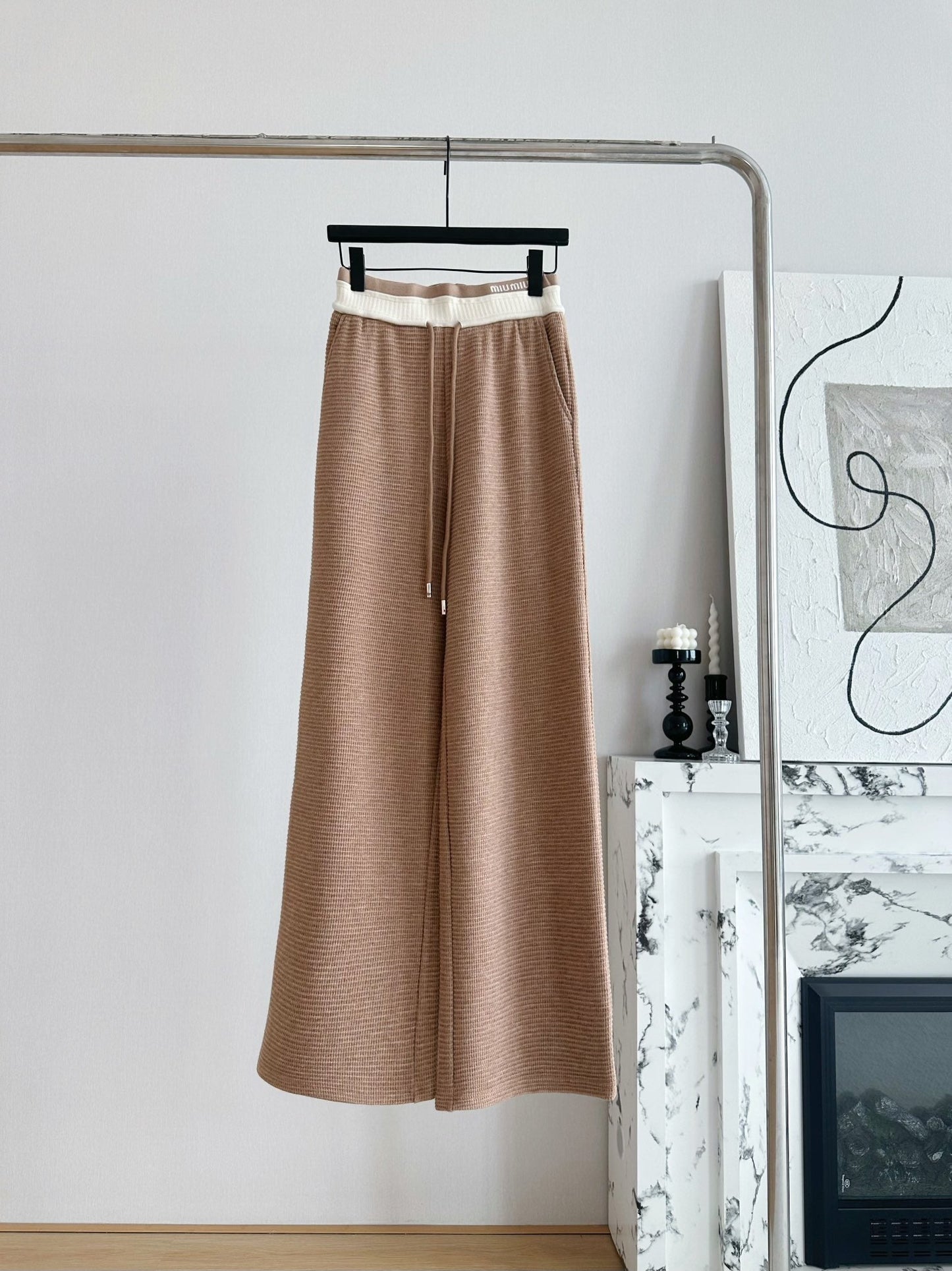 Classic lettering ribbed drawstring casual pants