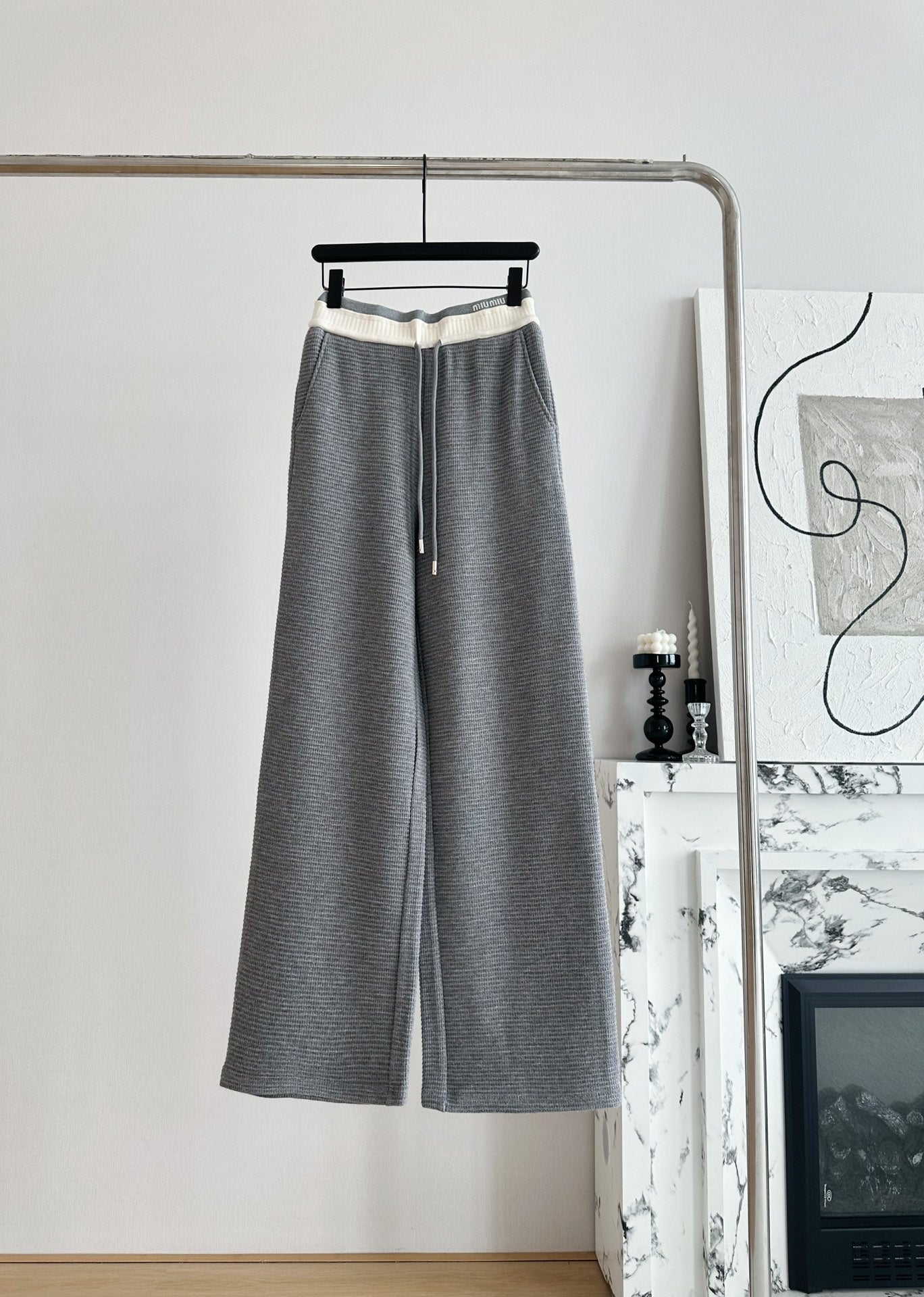 Classic lettering ribbed drawstring casual pants