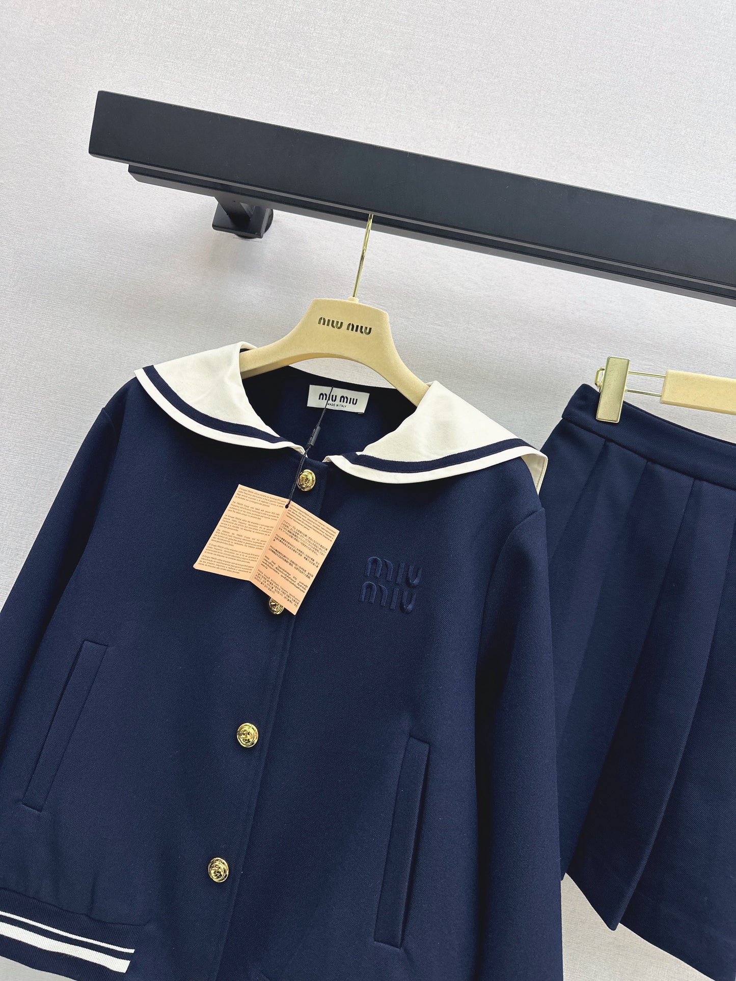 The latest autumn and winter youthful college style outfits
