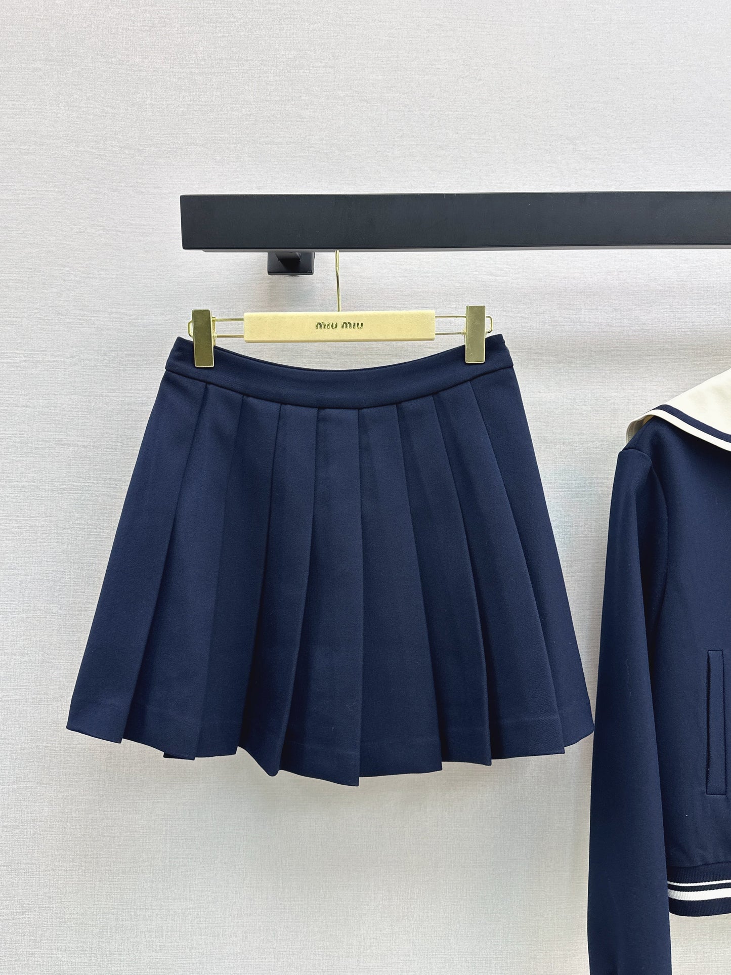 The latest autumn and winter youthful college style outfits