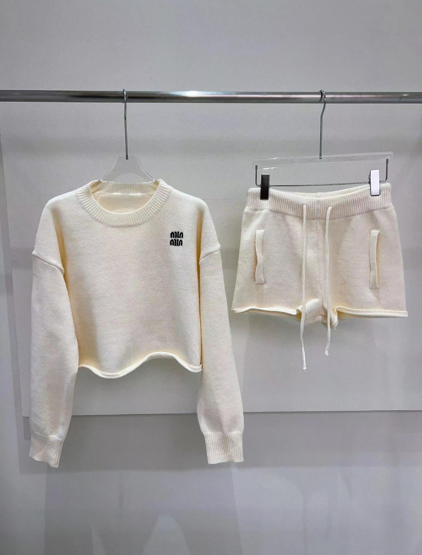 new knitted top pullover and knitted shorts set