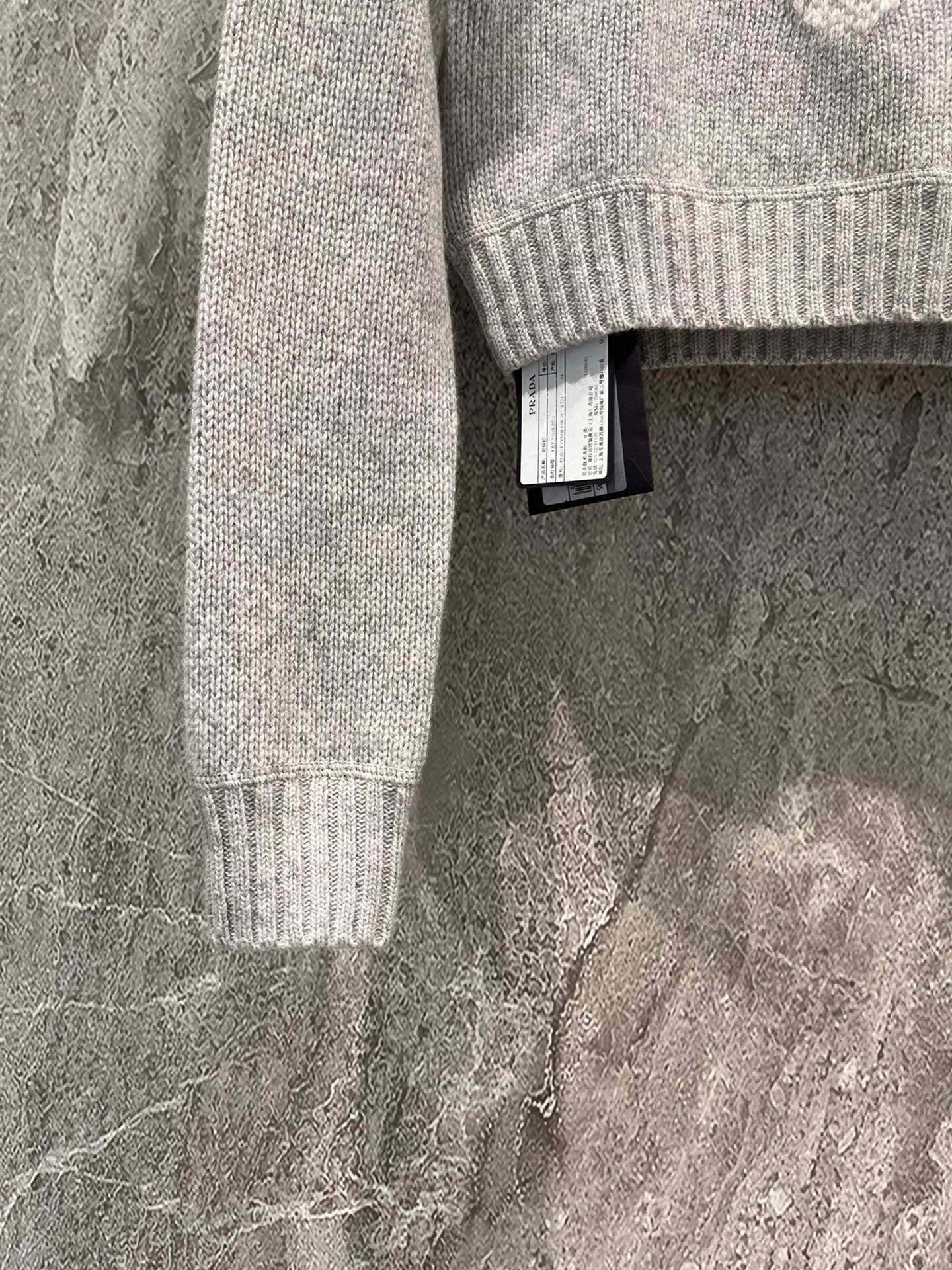 New letter knitted long sleeve