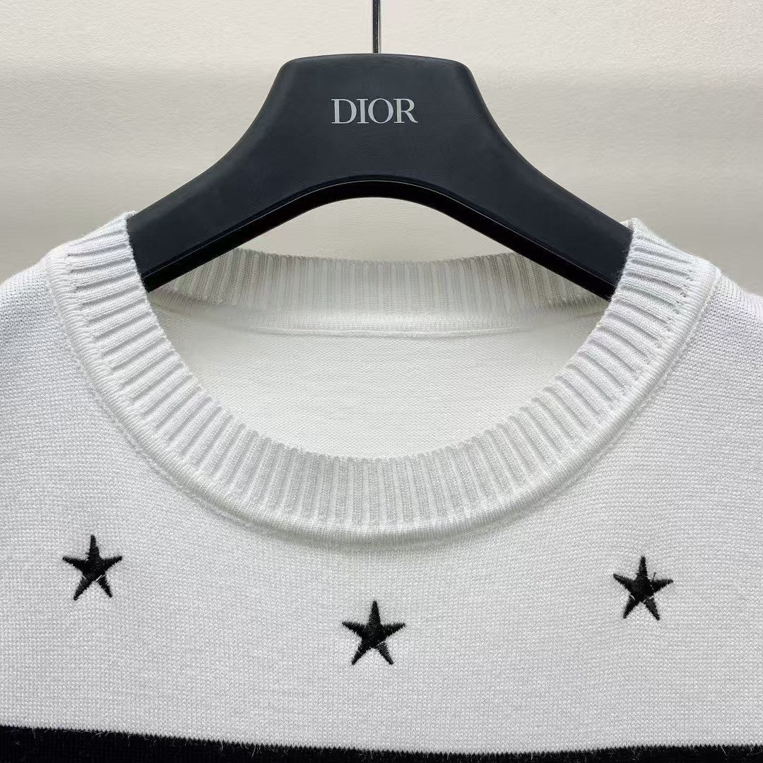 round neck embroidered knitted sweater short sleeves