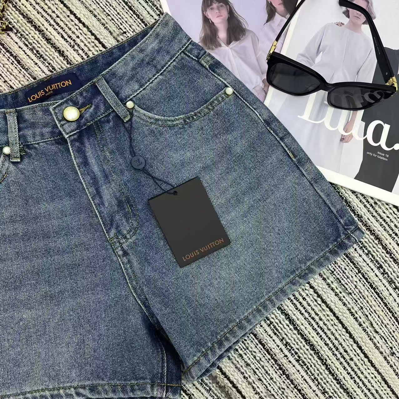 embroidered letter pocket denim shorts