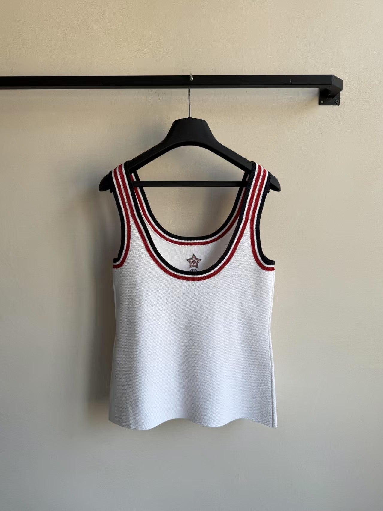 Embroidered five-pointed star letter vest