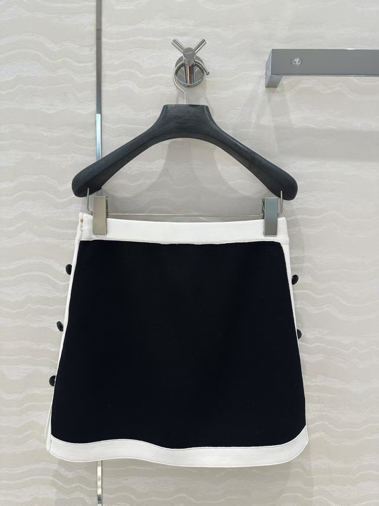 Temperament knitted contrast color mini skirt