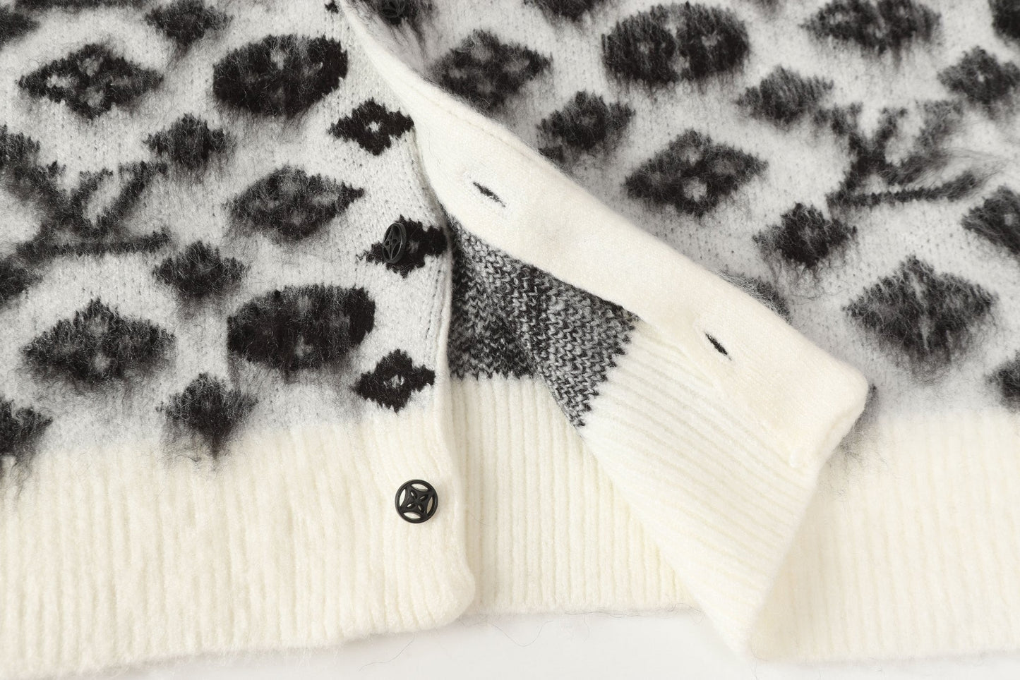 2025 versatile casual monogram short sweater