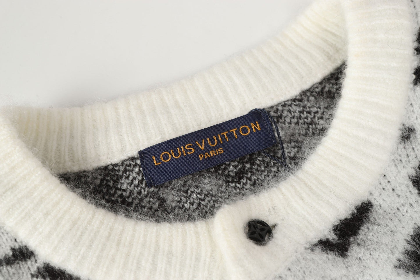 2025 versatile casual monogram short sweater