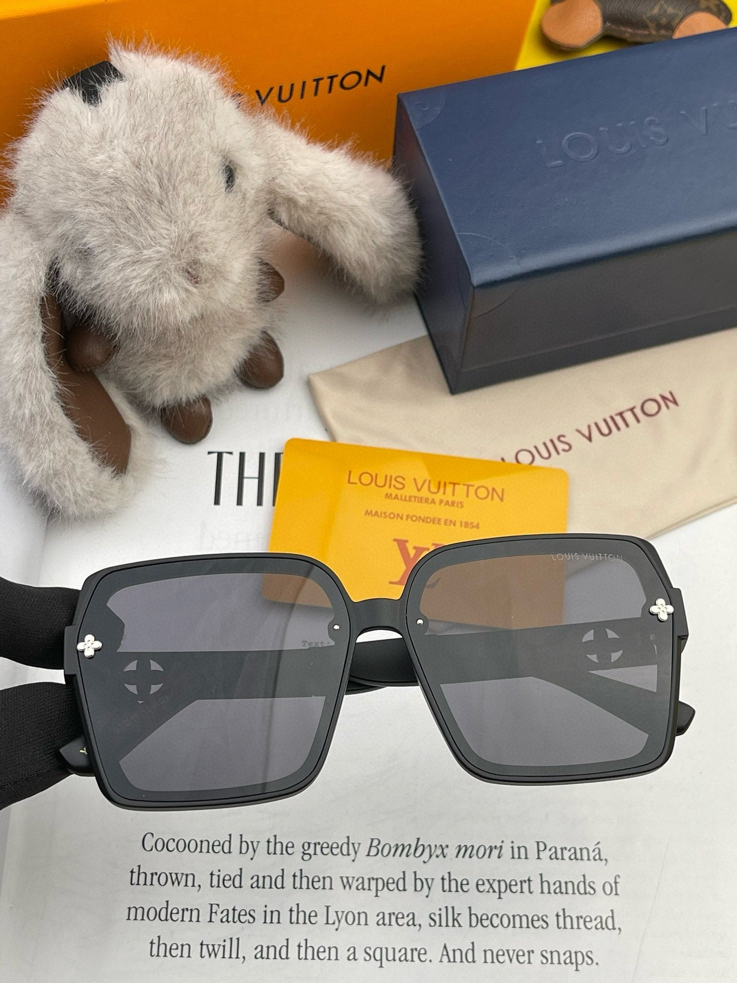 New high quality sunglasses Polarized Lenses