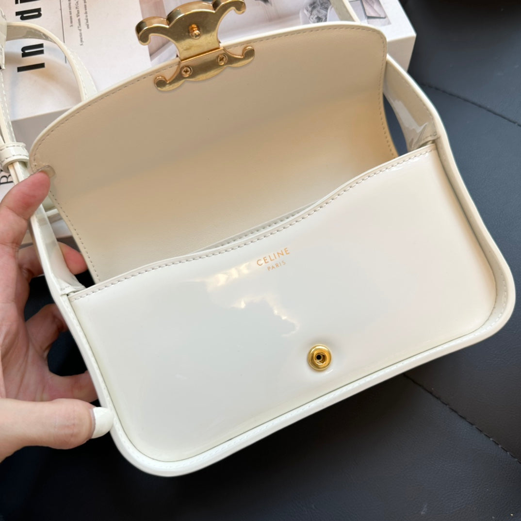 model number 67086 calfskin bag (25×15×7.5cm)