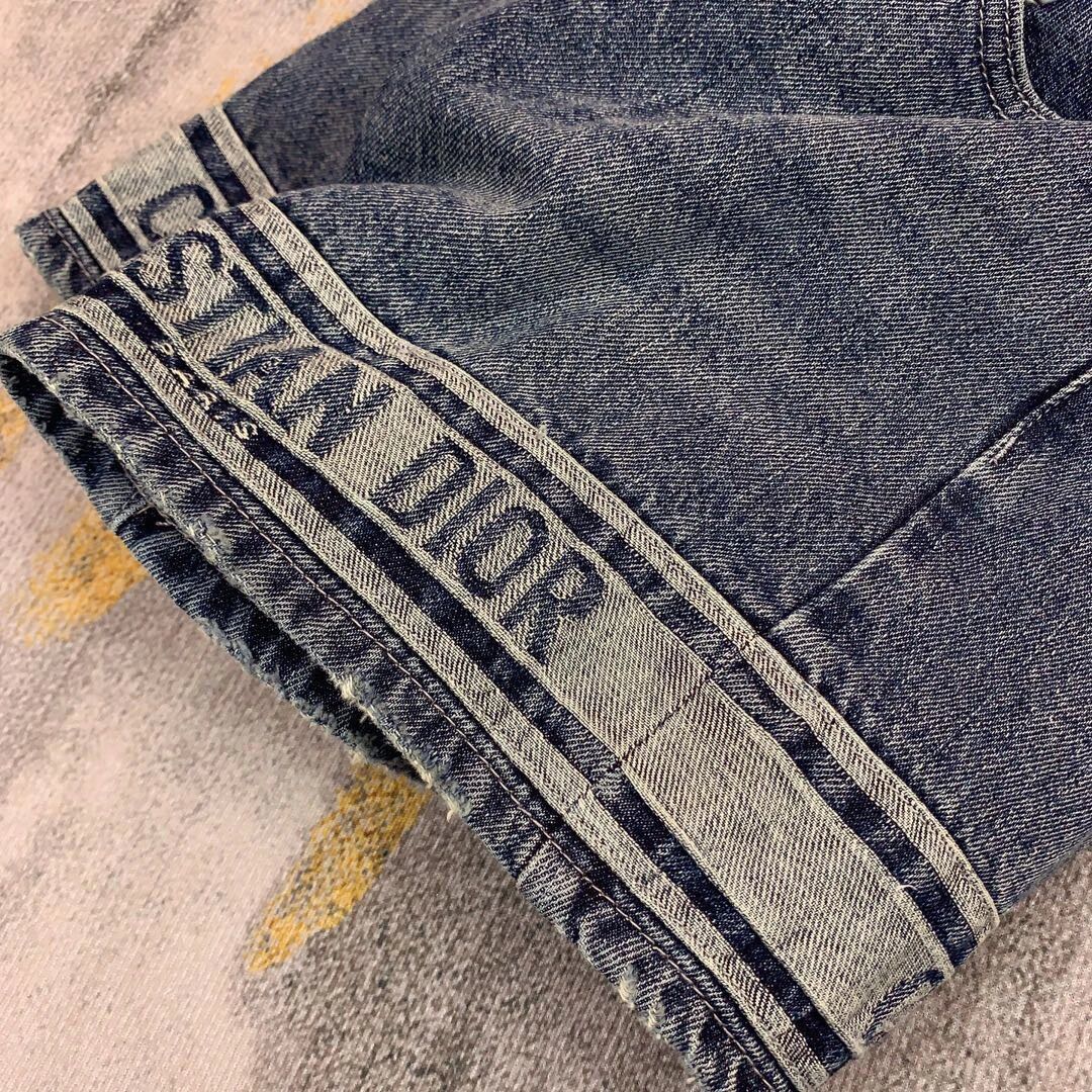 Retro distressed denim shorts