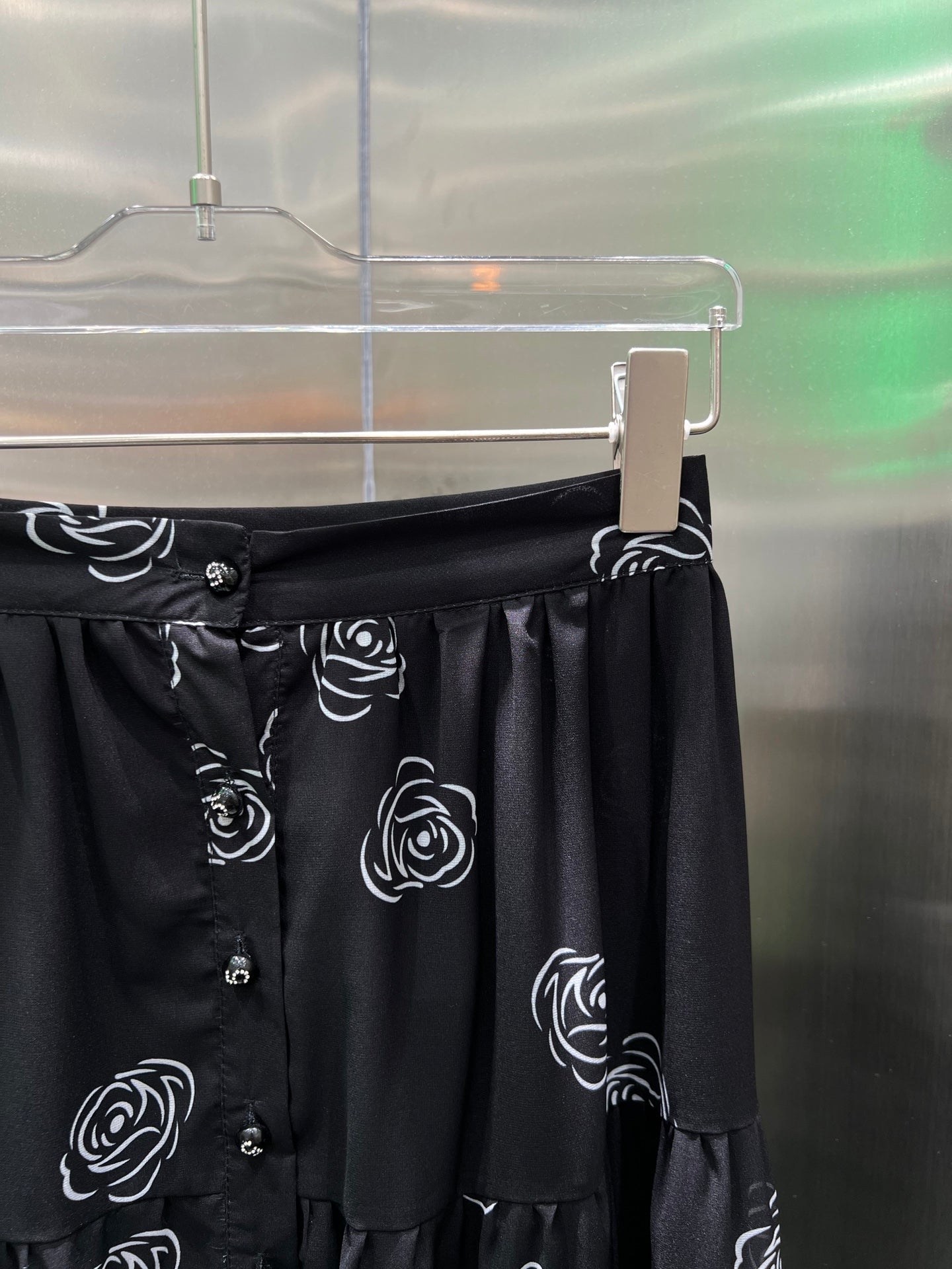 Rose pattern skirt
