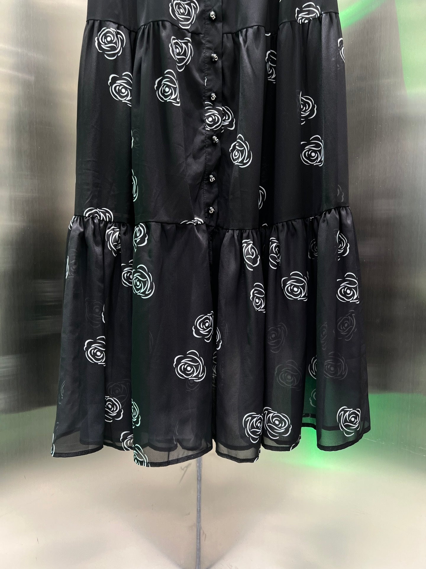 Rose pattern skirt