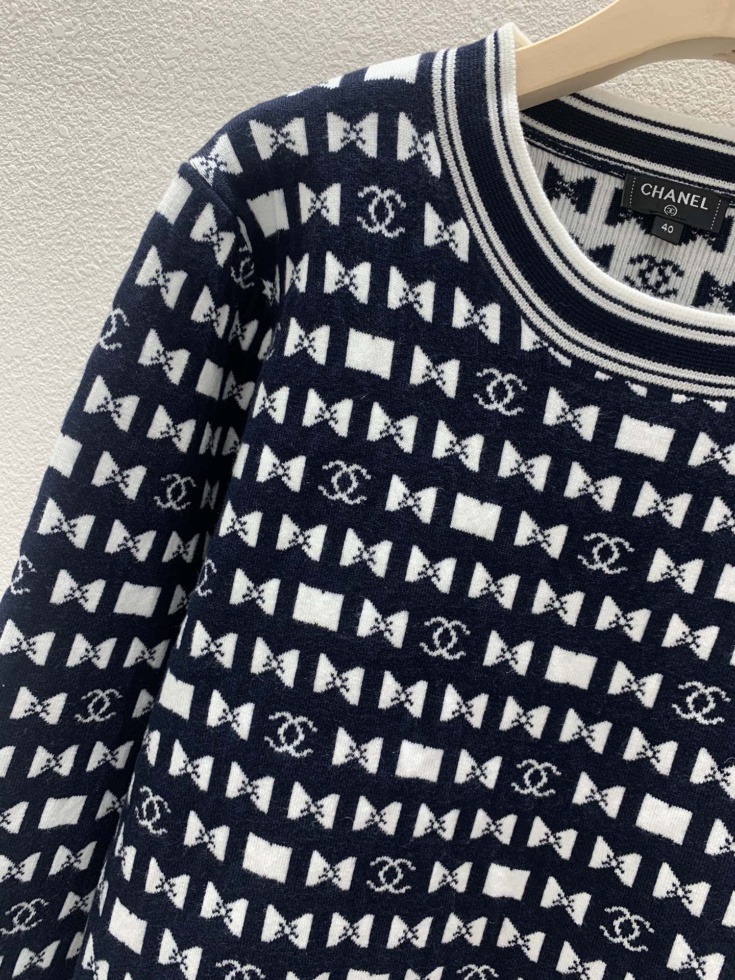 Knitted crew neck sweater