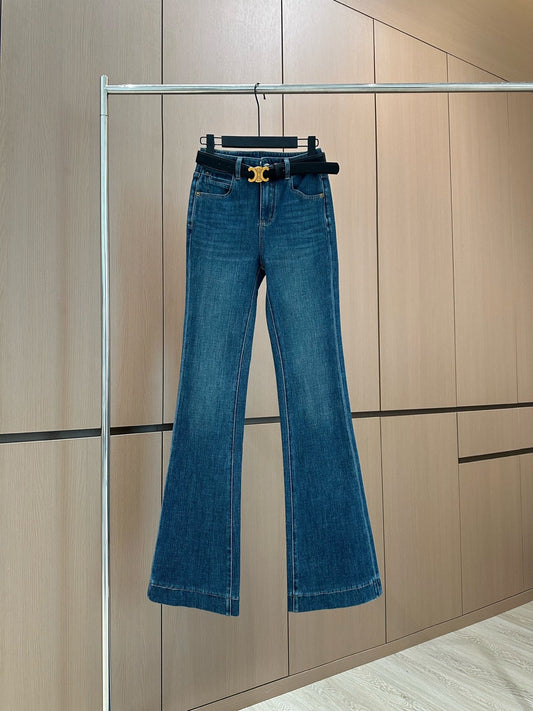 The same flared jeans as the goddess