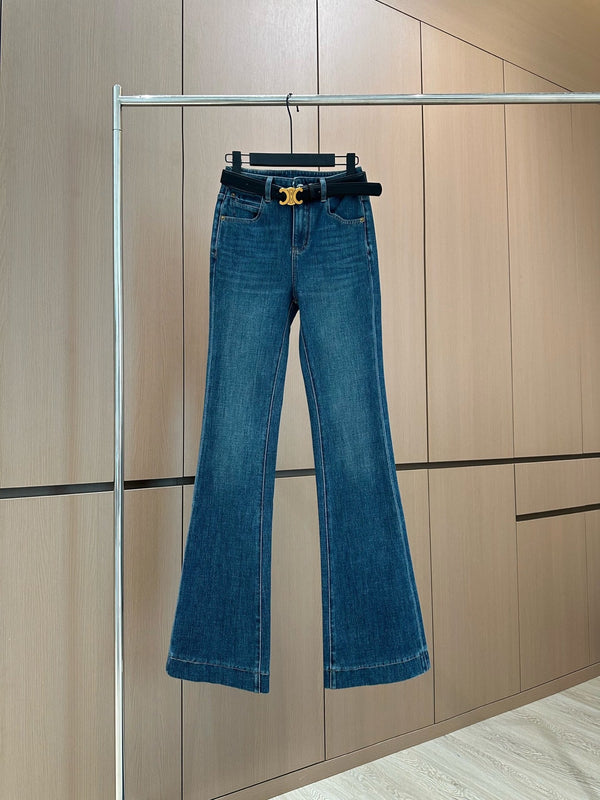 The same flared jeans as the goddess