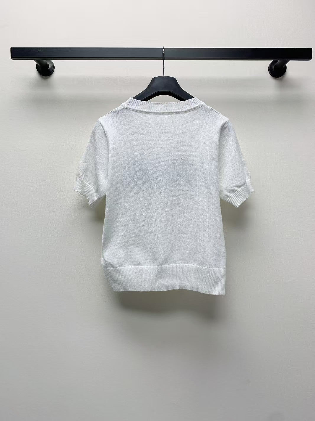 round neck embroidered knitted sweater short sleeves