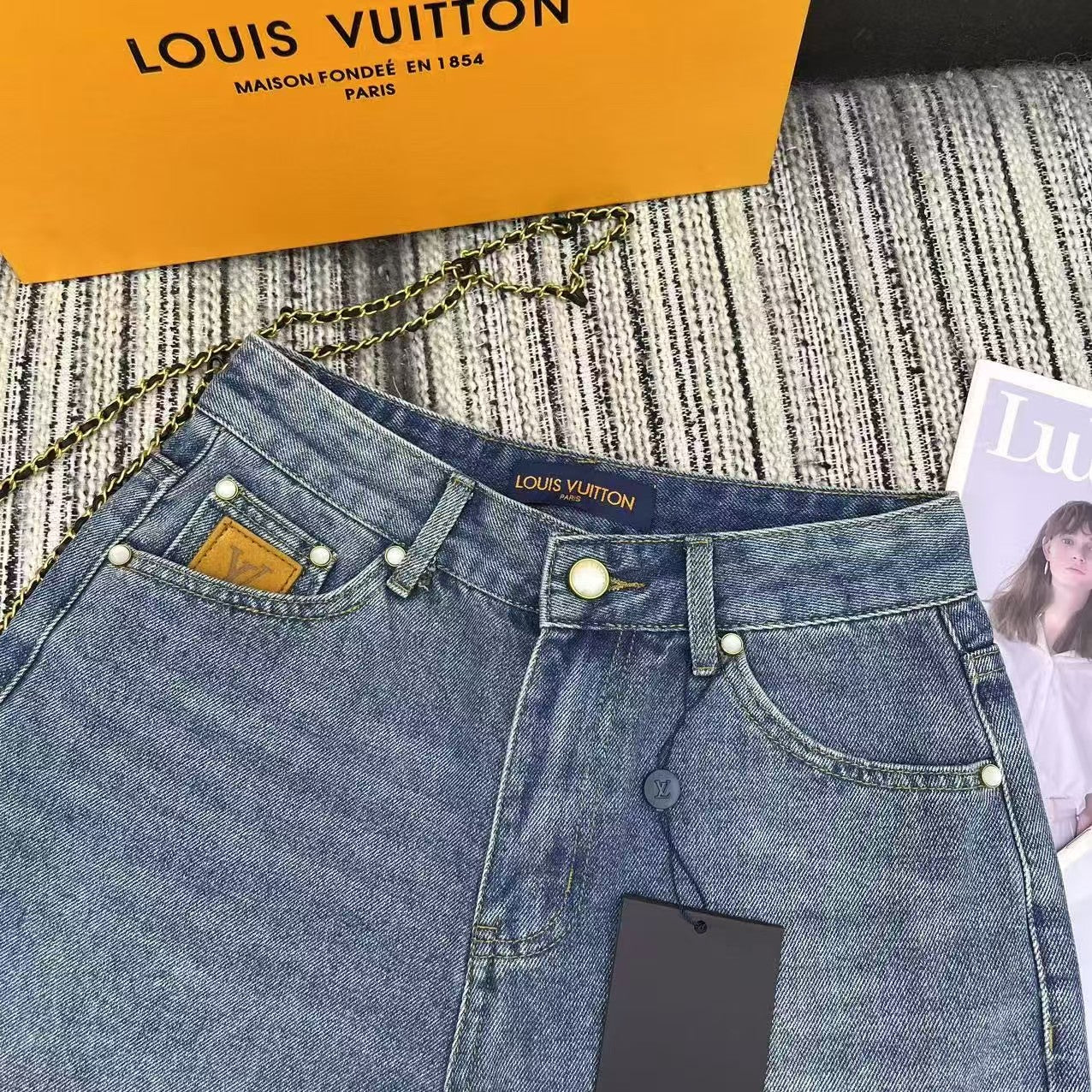embroidered letter pocket denim shorts