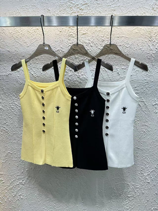 Button knitted suspenders