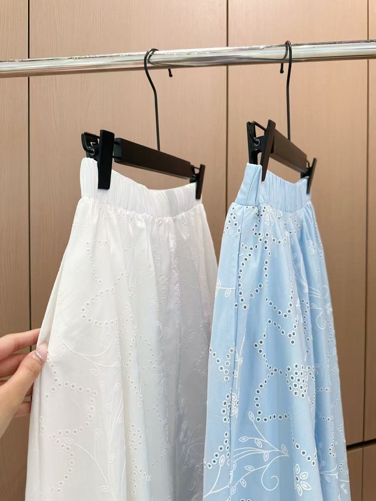 Heavy duty water soluble embroidery skirt