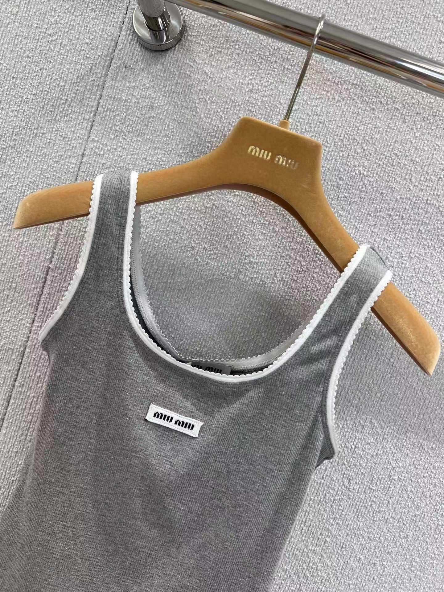 Lettering lace vest