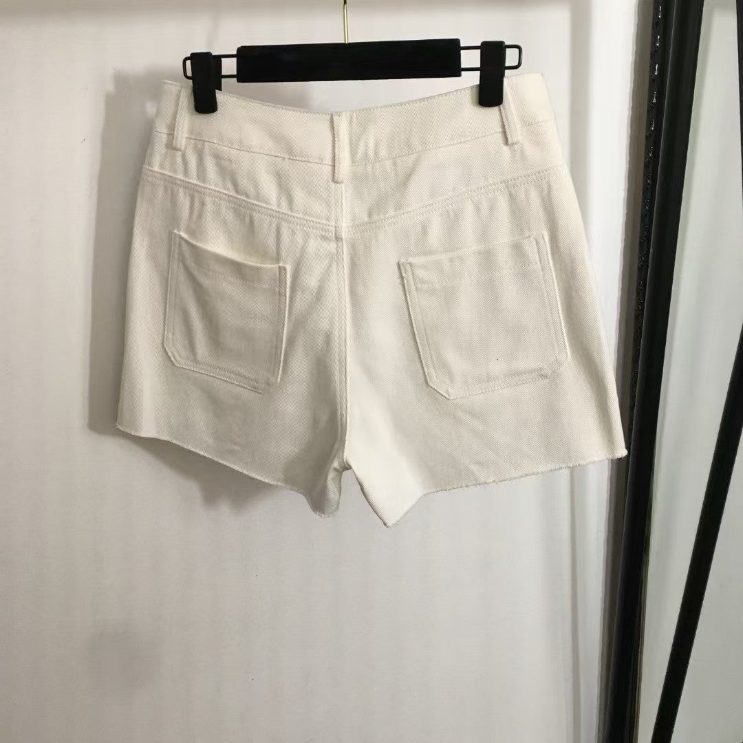 Embroidered pocket denim shorts