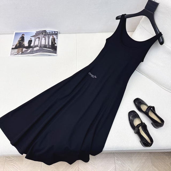 Embroidered U-neck suspender dress