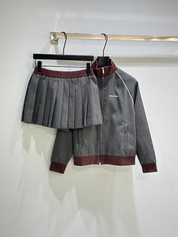 25 NEW Miu vertical stripes casual sports style