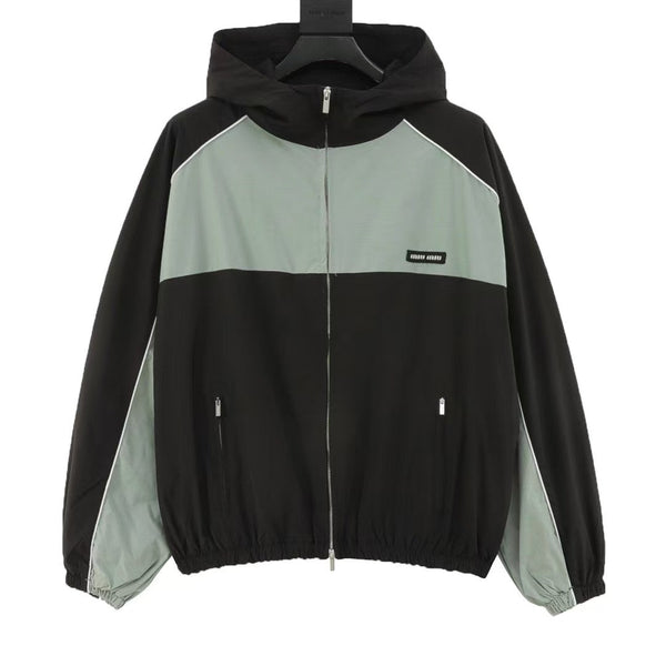 Sweet girl's age-reducing sports hooded jacket