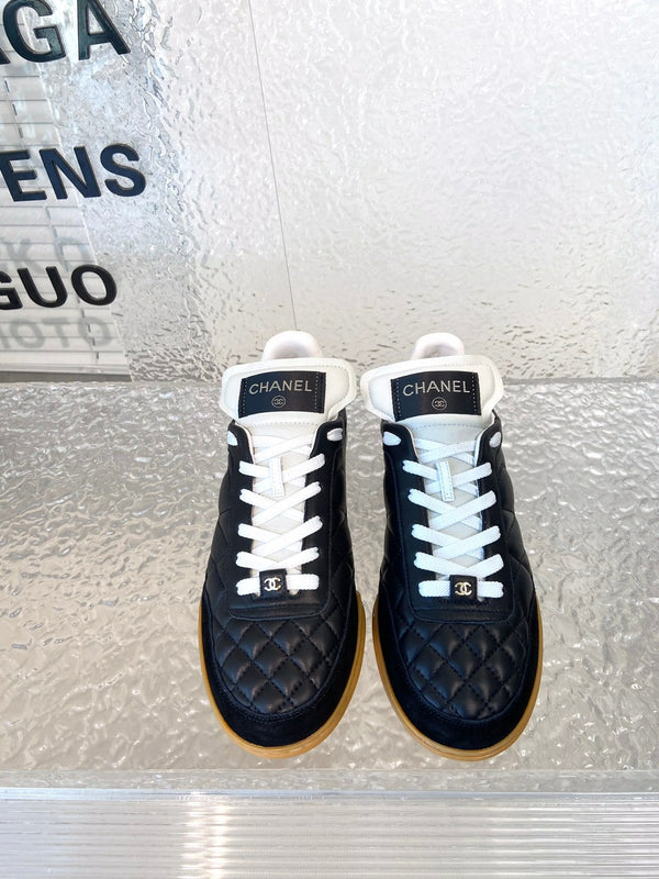 Lambskin Diamond Pattern Tennis Shoes