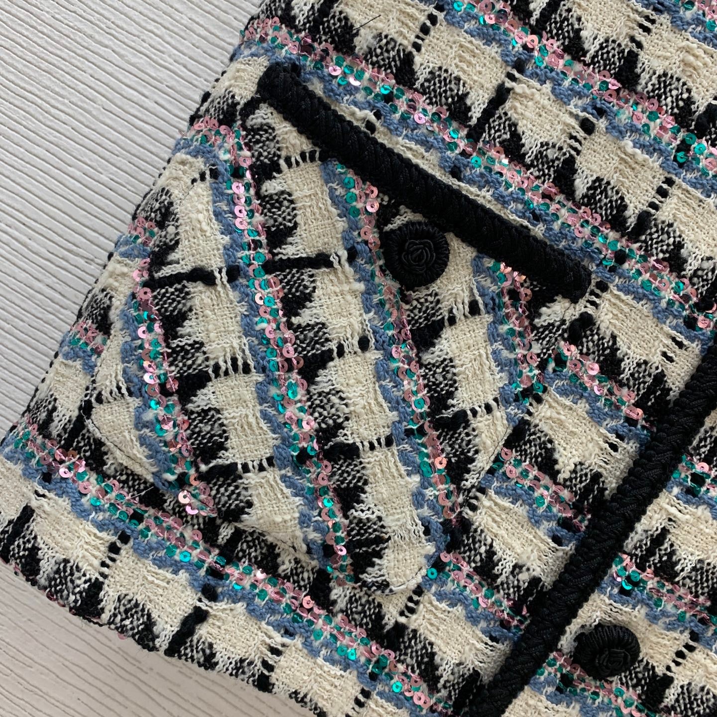 Sleeveless jacket top