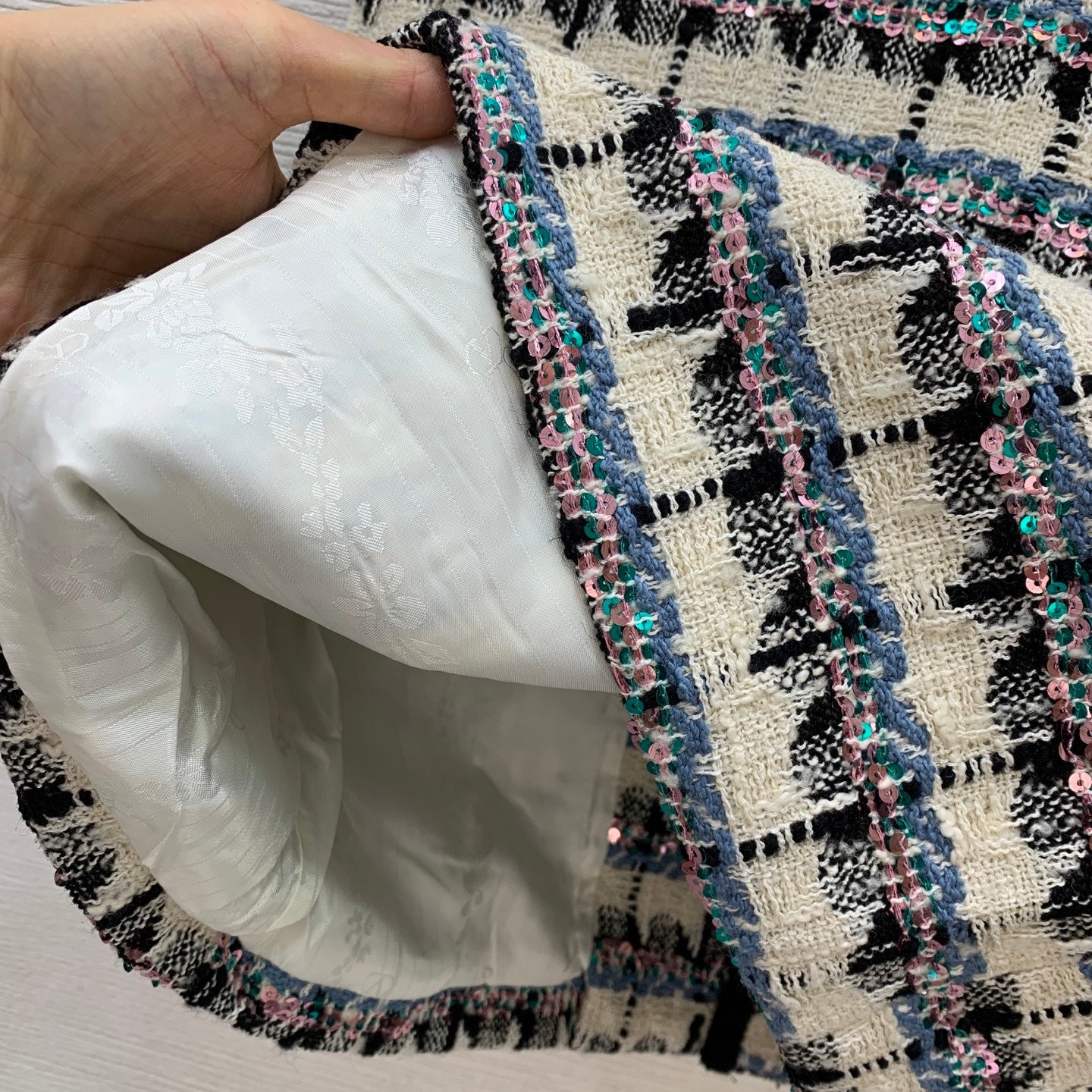 Sleeveless jacket top