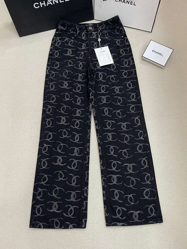 Lazy and fashionable versatile jeans