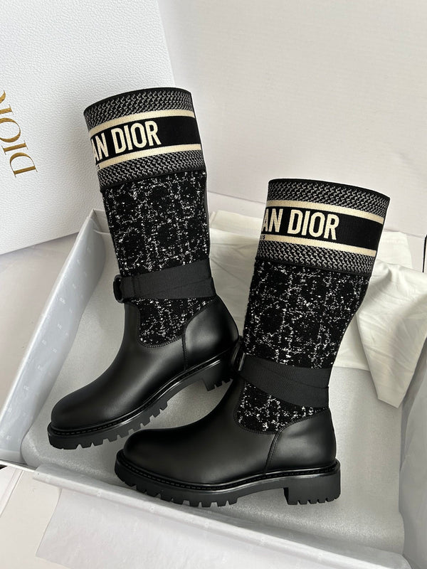 🖤New Early Fall Collection of Martin Boots〰