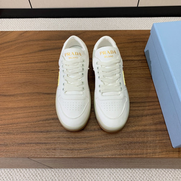 Women's casual shoes