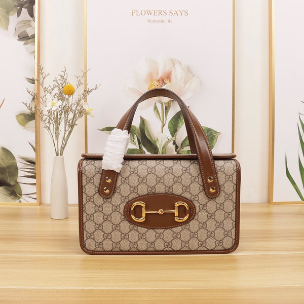 Elegant and retro handbag