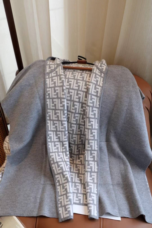 Double-faced wool knit cape