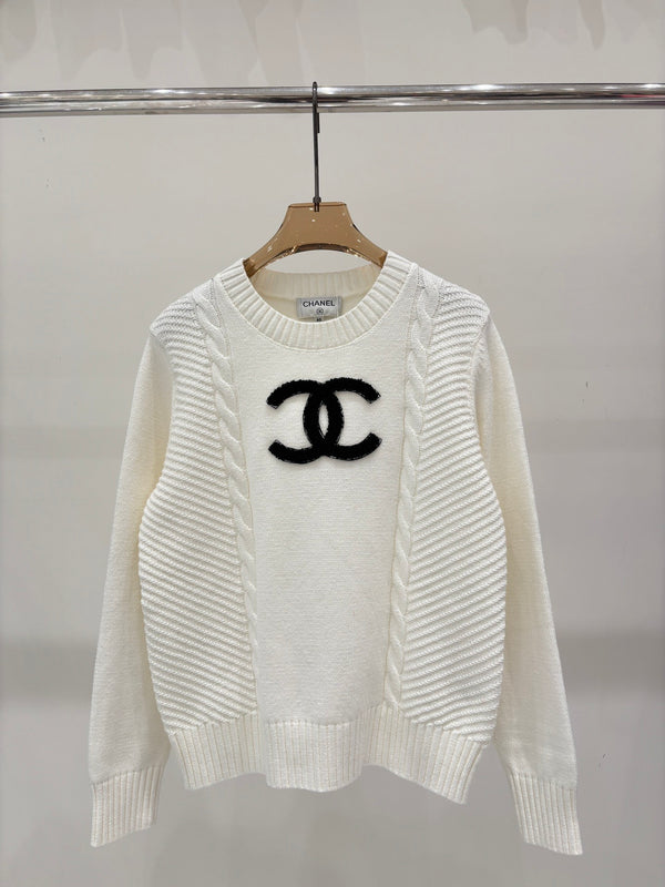 25 Early Autumn New Round Neck 3D Jacquard Casual Sweater