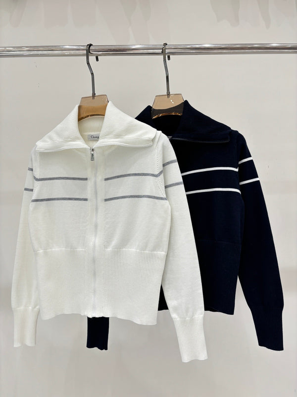 25 Early Autumn New Style Collared Letter Fitted Waist Knit Cardigan