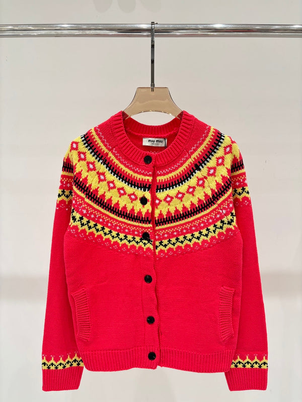 Simple and casual knitted cardigan