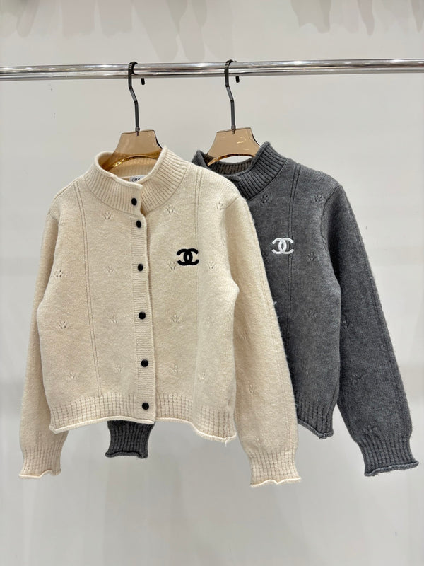 Crew neck simple casual knitted cardigan