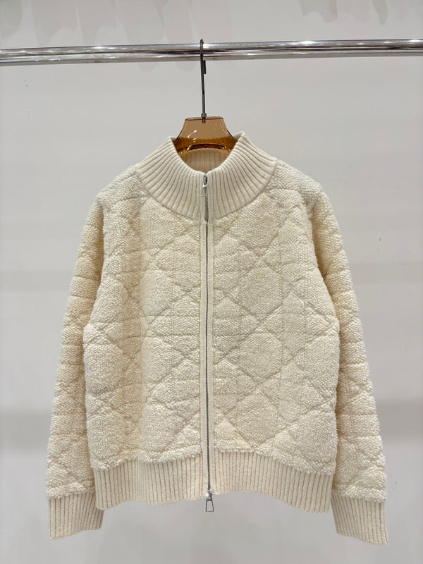 25 Early Autumn New Style Stand Collar Star and Floral Embroidery Soft and Cozy Coat