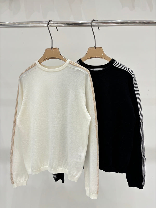 25 Early Autumn Round Neck Striped Shoulder and Sleeve Design, Simple Thin Knit Long Sleeve