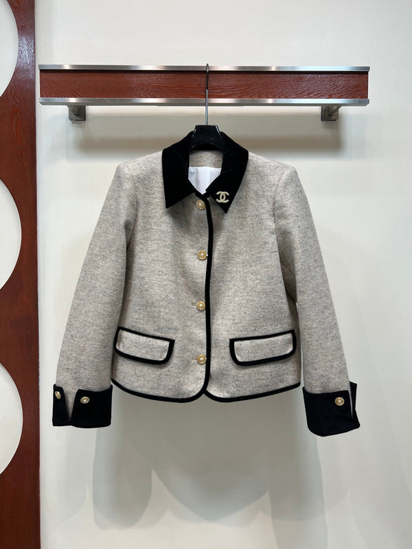 25FW New Velvet Patchwork coat: Retro and Stylish