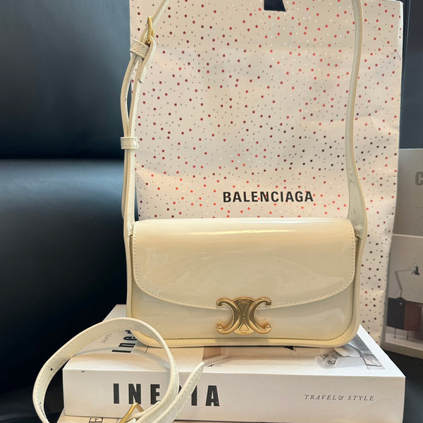 model number 67086 calfskin bag (25×15×7.5cm)